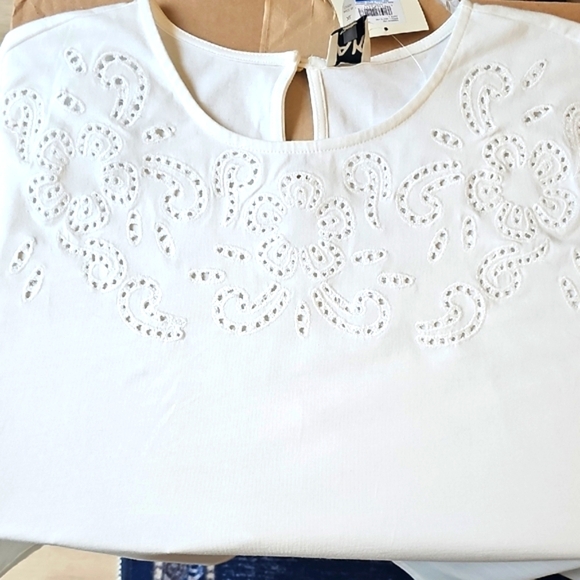 NEW Anne Klein White Eyelet/Crochet Sleeveless Pull on Blouse  Keyhole Back XL - Picture 11 of 16